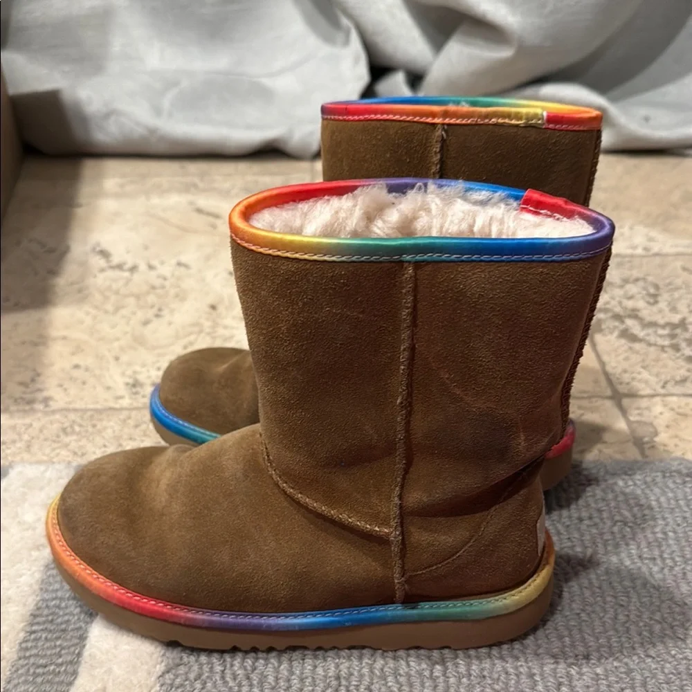 Amazing UGG Brown Boots with Rainbow Sole - Picture 4 of 8